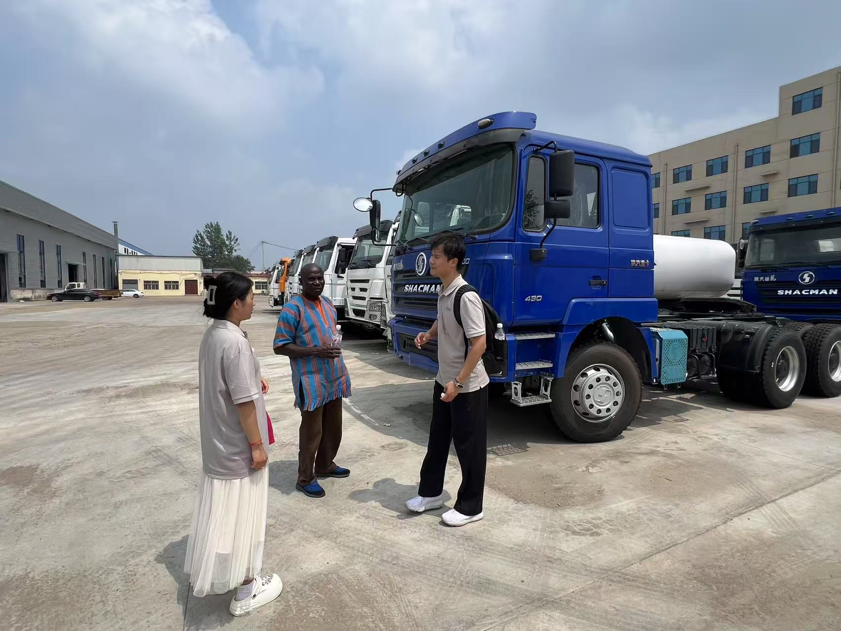 Grænseoverskridende samarbejde: Sudanesiske kunder besøger Luyi-fabrikken og underskriver kontrakter med succes