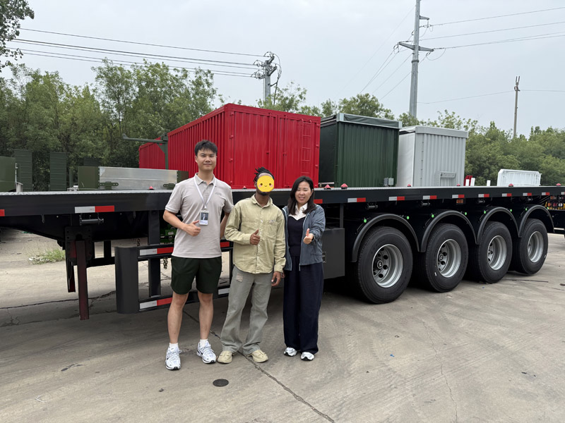 Turkmenistan-kunder besøger Luyi Factory, med fokus på 3-akslede semi-trailere bagtil og viser intention om at samarbejde