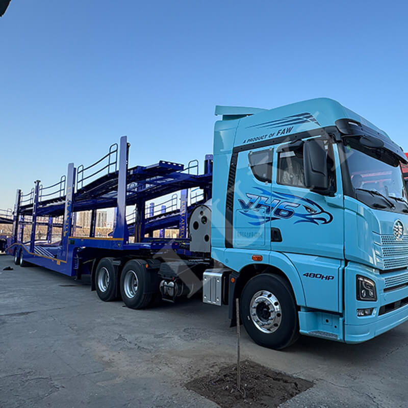 Netop opfyldelse af logistikbehov! Luyi sættevogn med 8 køretøjer leveret til Mozambique