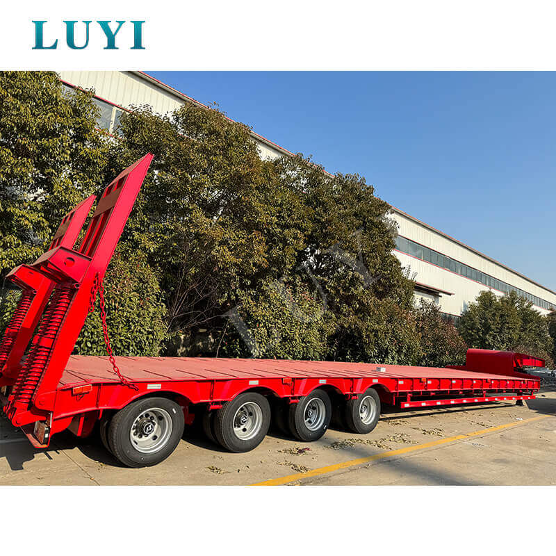 Lu Yi Factory byder fornemme gæster fra Cameroun velkommen! Fire-akslede Low-bed Sættevogne Sikre oversøiske ordrer