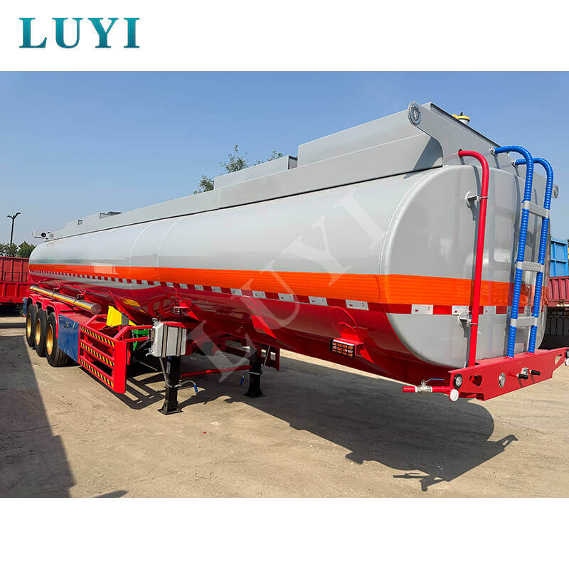 Luyi Factory byder congolesiske gæster velkommen, 35.000 L tankvogns-sættevogn øger Kina-Afrika-logistiksamarbejdet