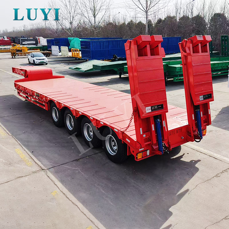 Fra fabrik til Kenya: Et parti 4-akslede Lowboy-sættevogne leveret til støtte for infrastrukturprojekter