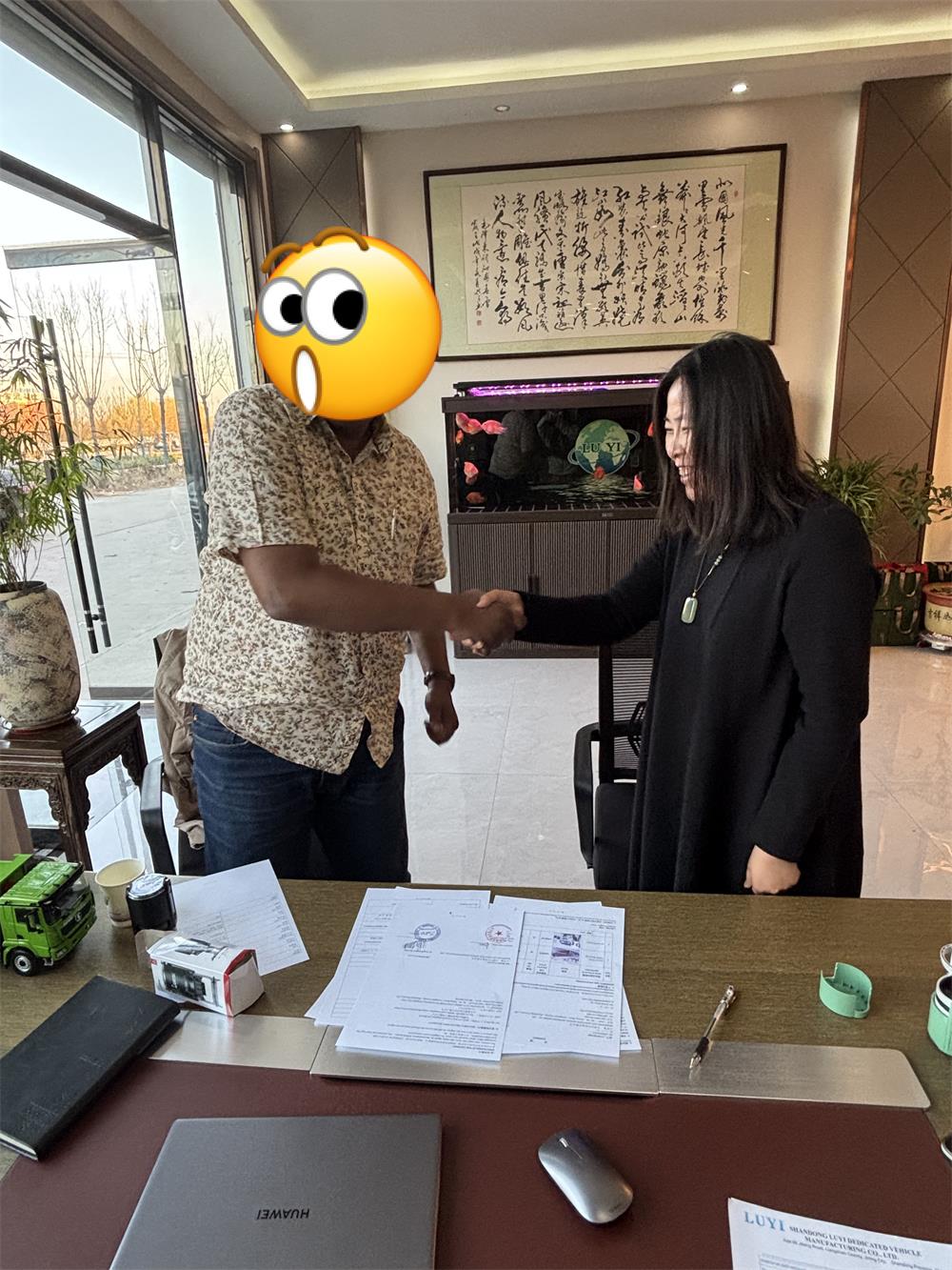 Hvordan et saudiarabisk tungtransportfirma valgte Luyi Auto til 3 Custom Lowboy-trailere efter et fabriksbesøg