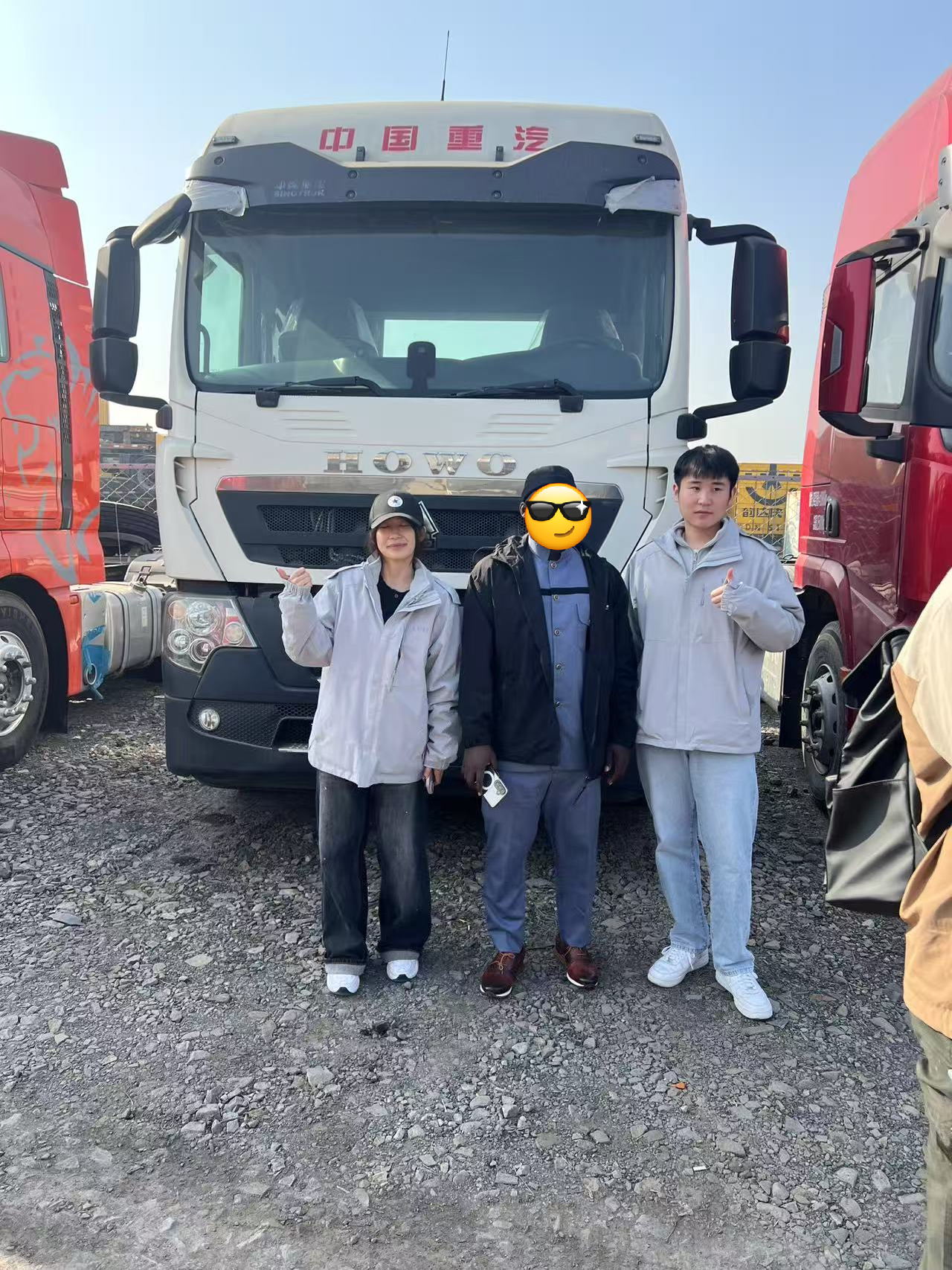 Hvordan LUYI hjalp en kenyansk kunde med at implementere 2 HOWO tunge lastbiler til ingeniørarbejde og langdistancetransport