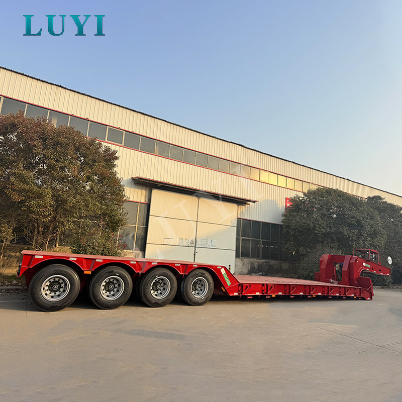 LUYI leverer tilpassede aftagelige hydrauliske svanehals Lowboy-trailere til Surinam