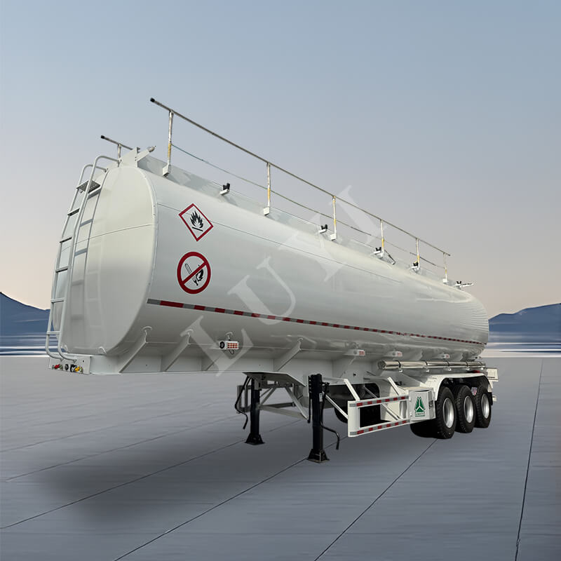 Tre-akslet 45/50 Kubikmeter Olietank Sættevogn