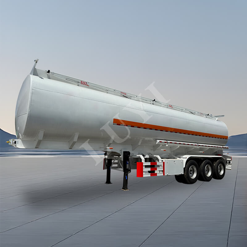 Triaksial 55.000 liters sættevogn af kulstofstål olietank